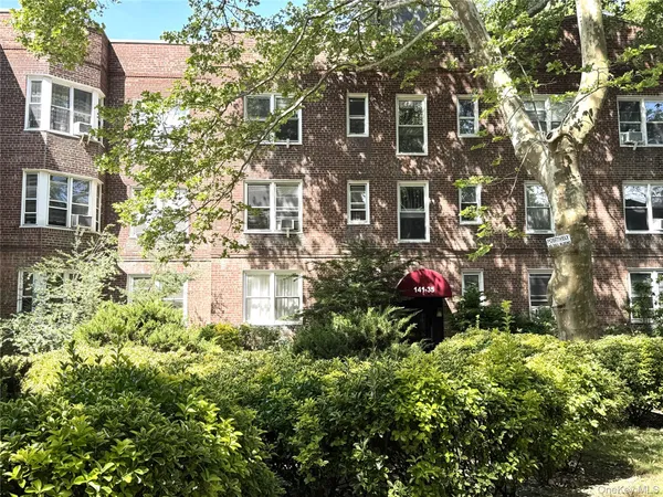 $269,900 | 141-35 79th Avenue, Unit 3M | Kew Gardens Hills