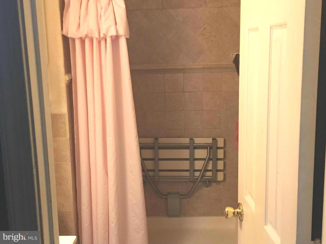 6618 Quander Road Alexandria, VA 22307 - Photo 21 of 23 Bath