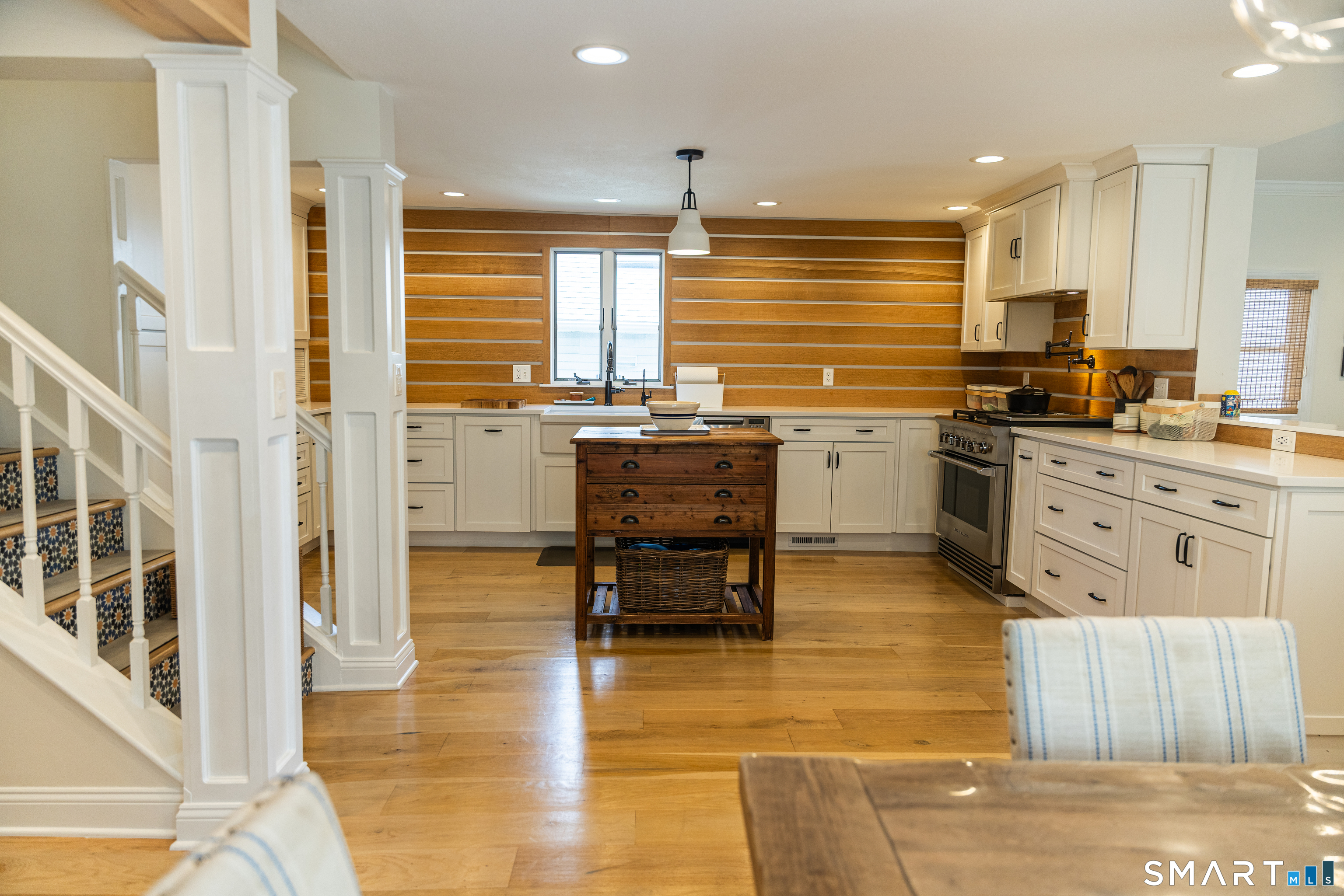 18 Waverly Road Branford, CT 06405 - Photo 2 of 40
