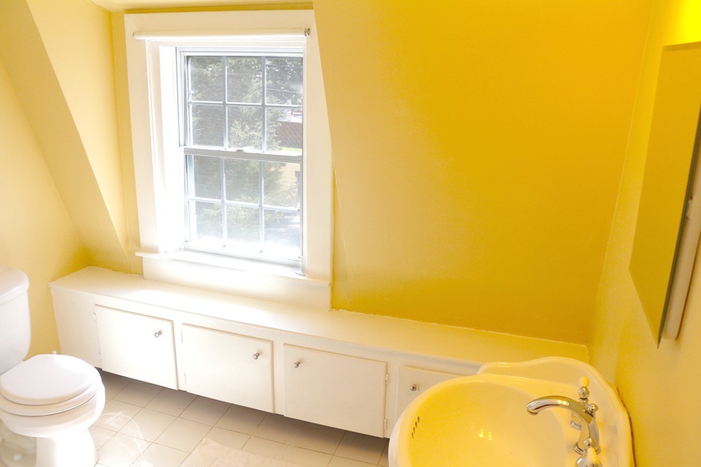 37 Fales Road Bristol, RI 02809 - Photo 8 of 18