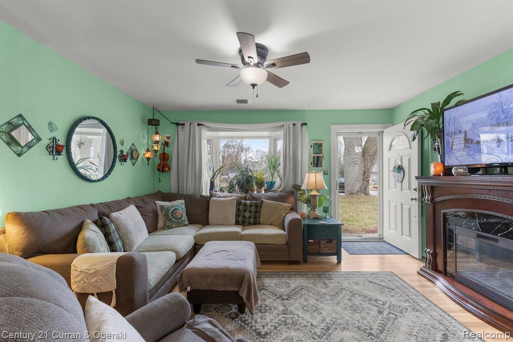 14137 Conover Place Romulus, MI 48174 - Photo 5 of 49