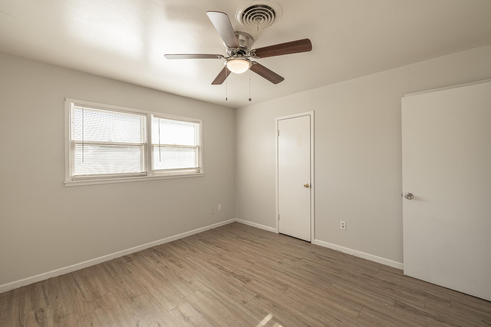 2402 46th Street Lubbock, TX 79412 - Photo 16 of 35 1-29