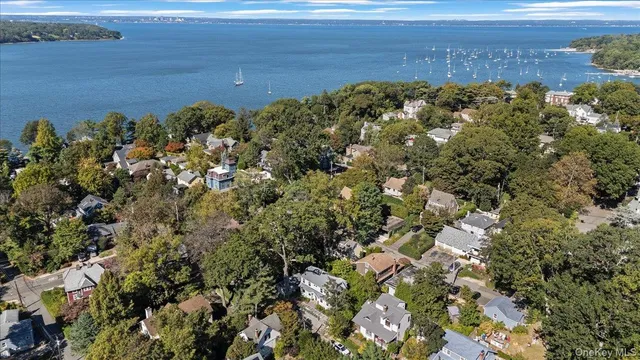 $1,349,000 | 90 17th Avenue, Sea Cliff, NY 11579