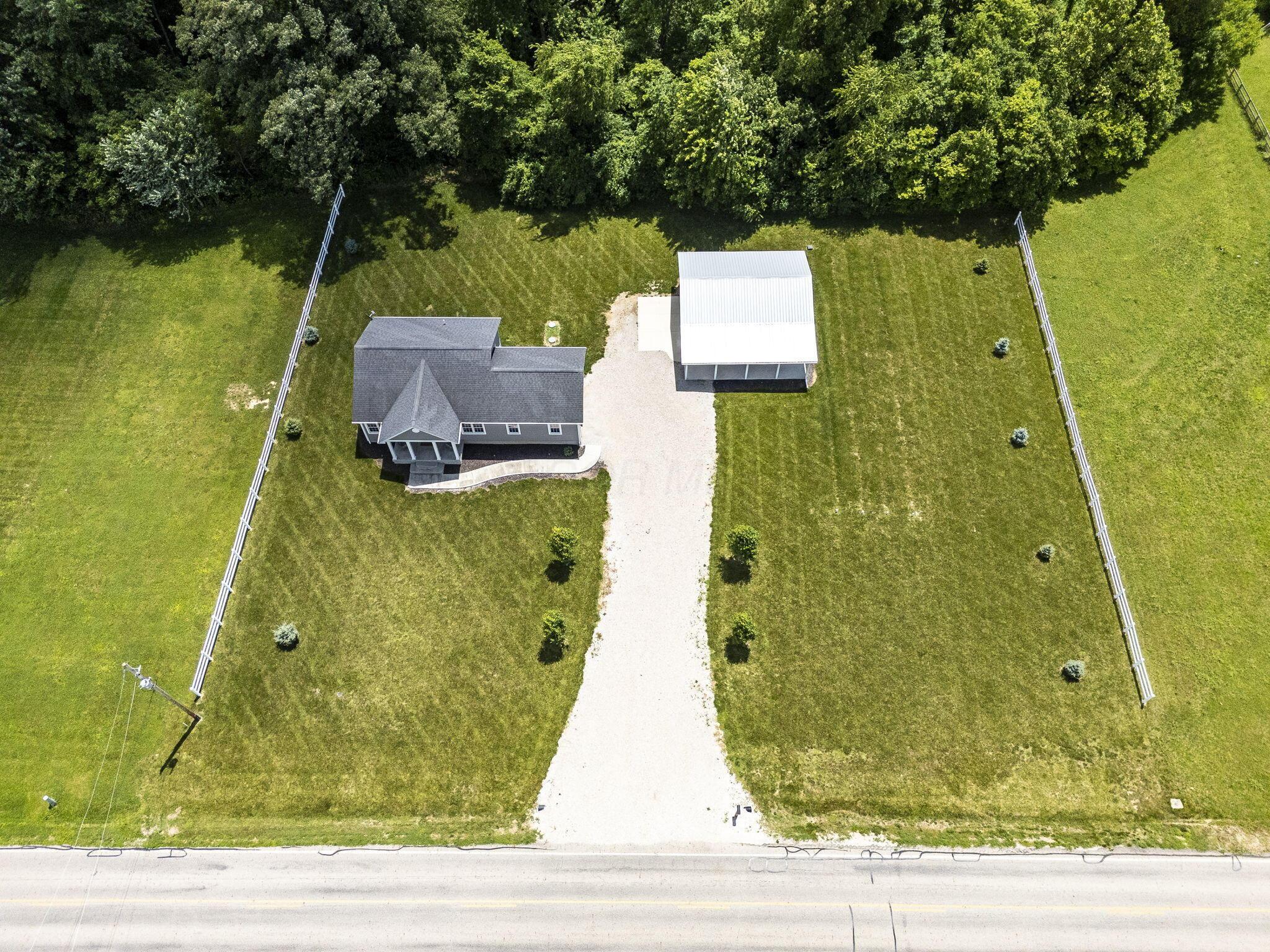 5293 Duvall Road Ashville, OH 43103 - Photo 2 of 57