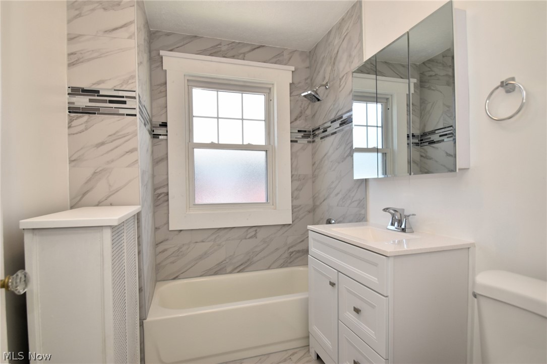 1076 Parkside Road Cleveland, OH 44108 - Photo 29 of 49