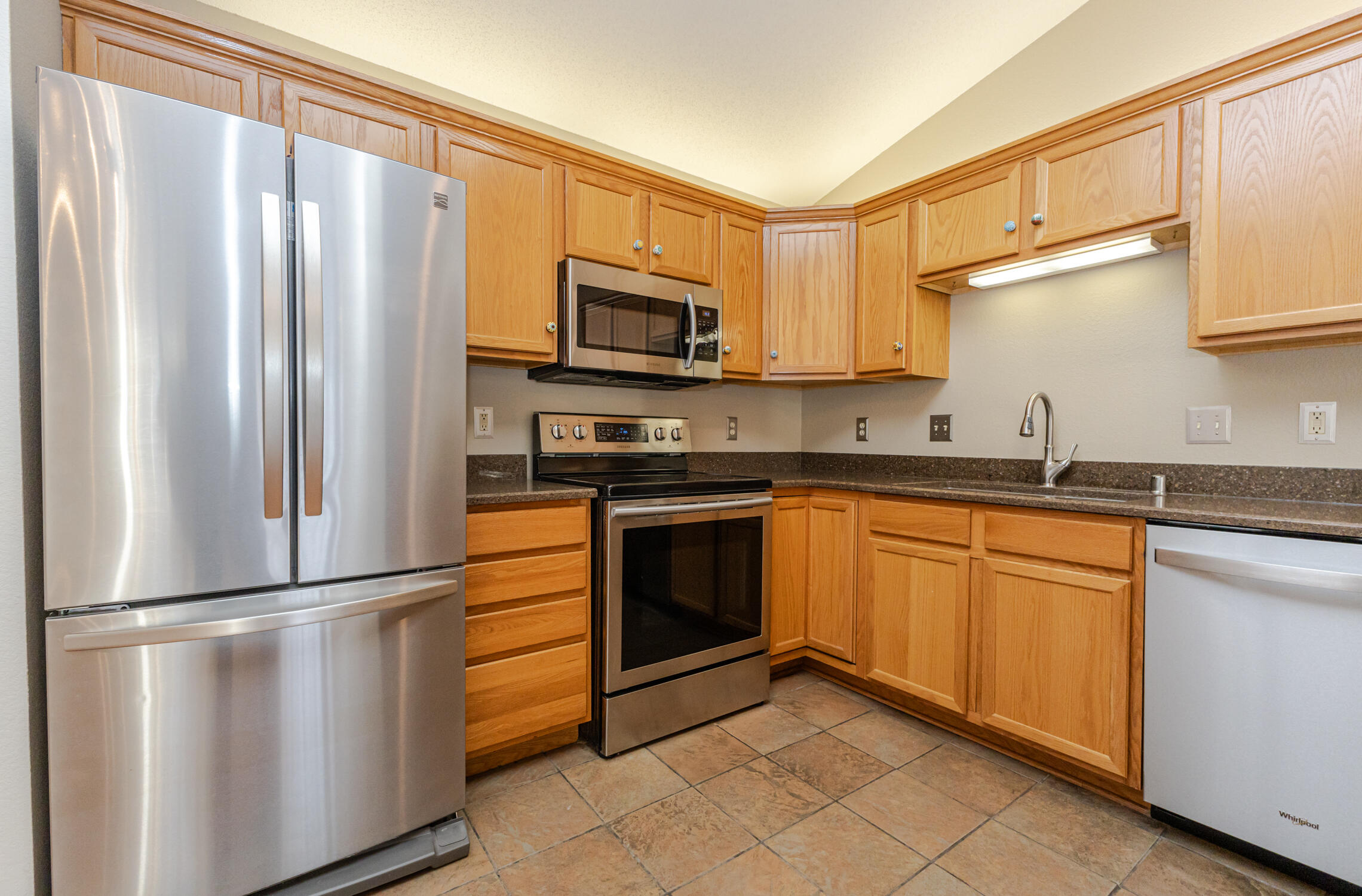 N43-w32953 Rasmus Road, Unit 3H Nashotah, WI 53058 - Photo 13 of 36 Kitchen