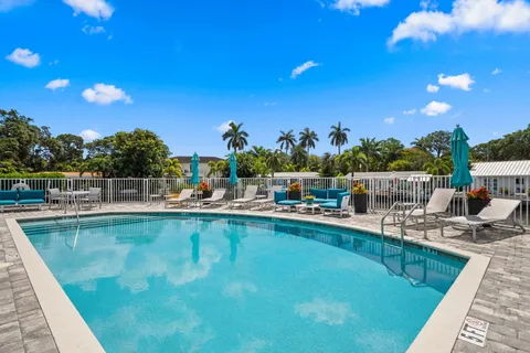 $948,500 | 2900 Northeast 12th Terrace, Unit 25, Oakland Park, FL 33334