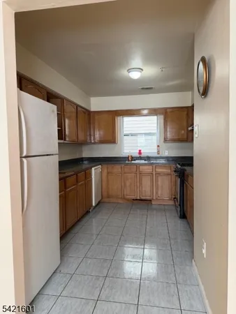$2,700 | 41 3rd Street, Newark, NJ 07107