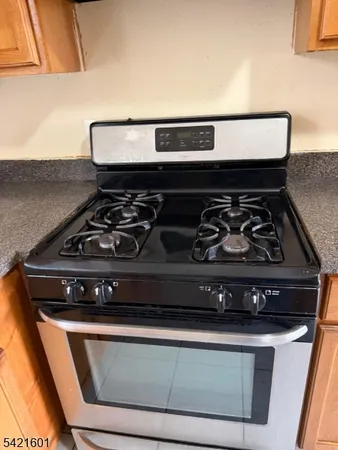 $2,700 | 41 3rd Street, Newark, NJ 07107