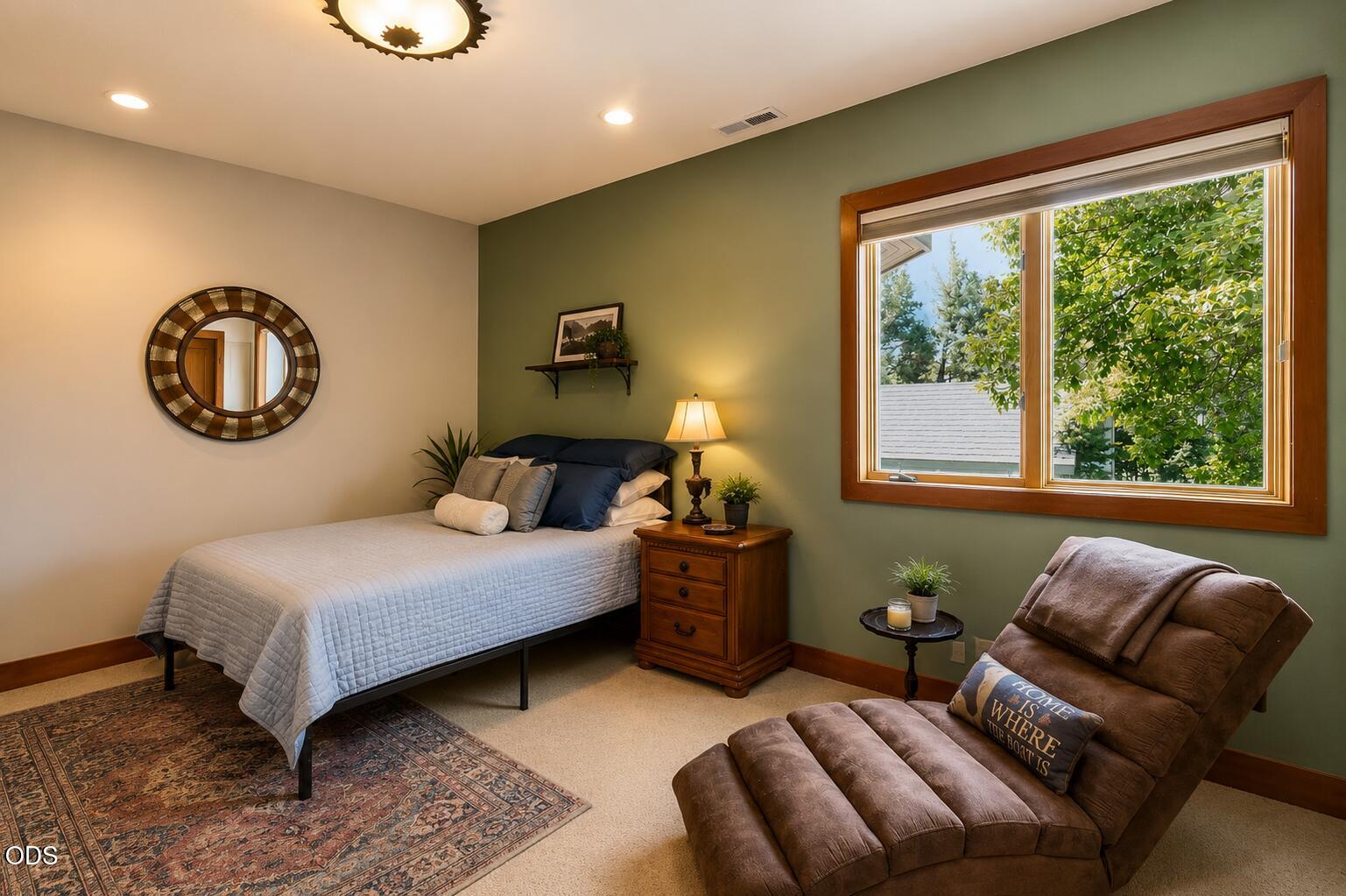 67480 Cloverdale Road Bend, OR 97703 - Photo 23 of 62