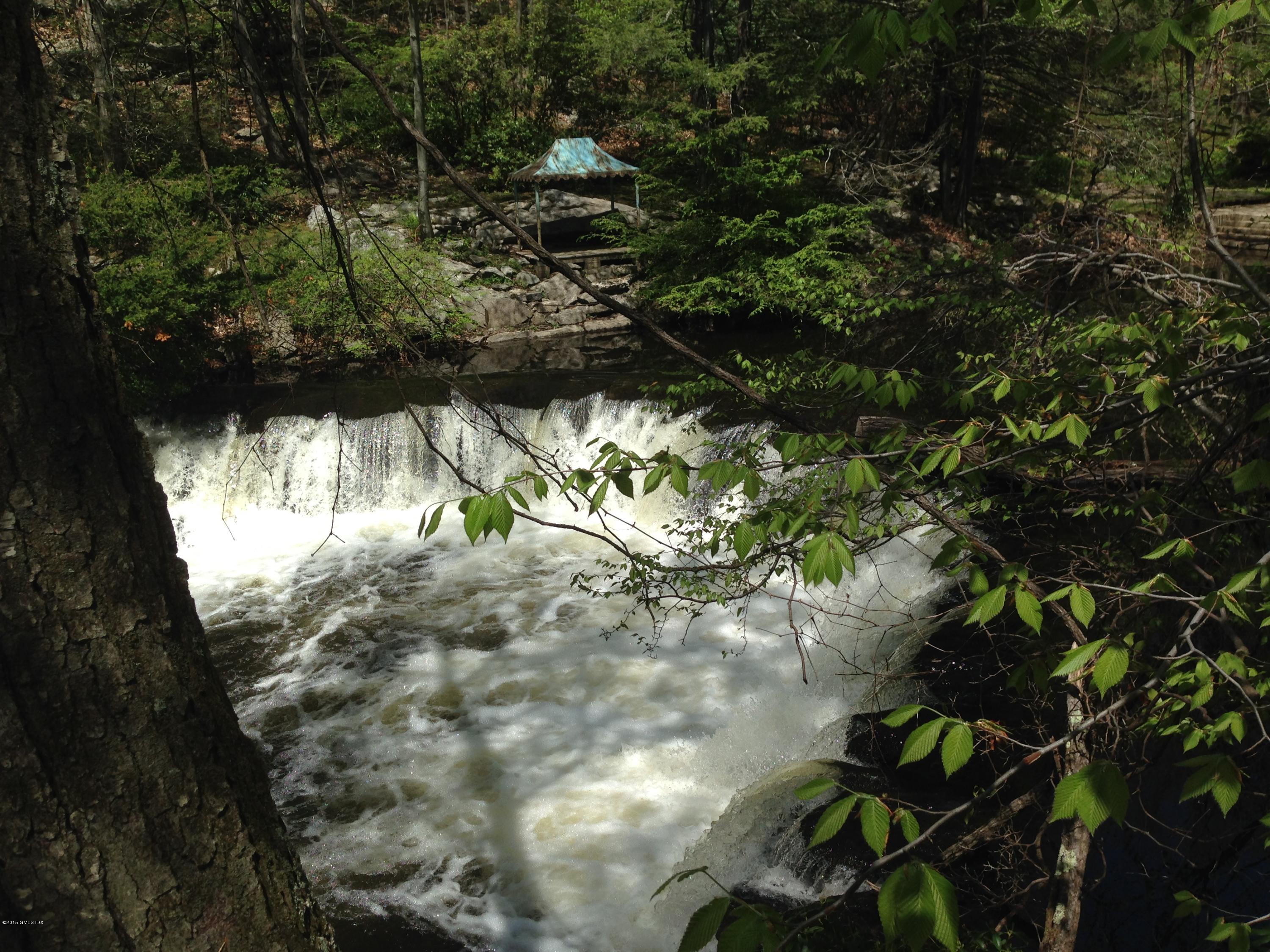51 Mill Brook Road Stamford, CT 06902 - Photo 27 of 32 51 Mill Brook West waterfall.JPG