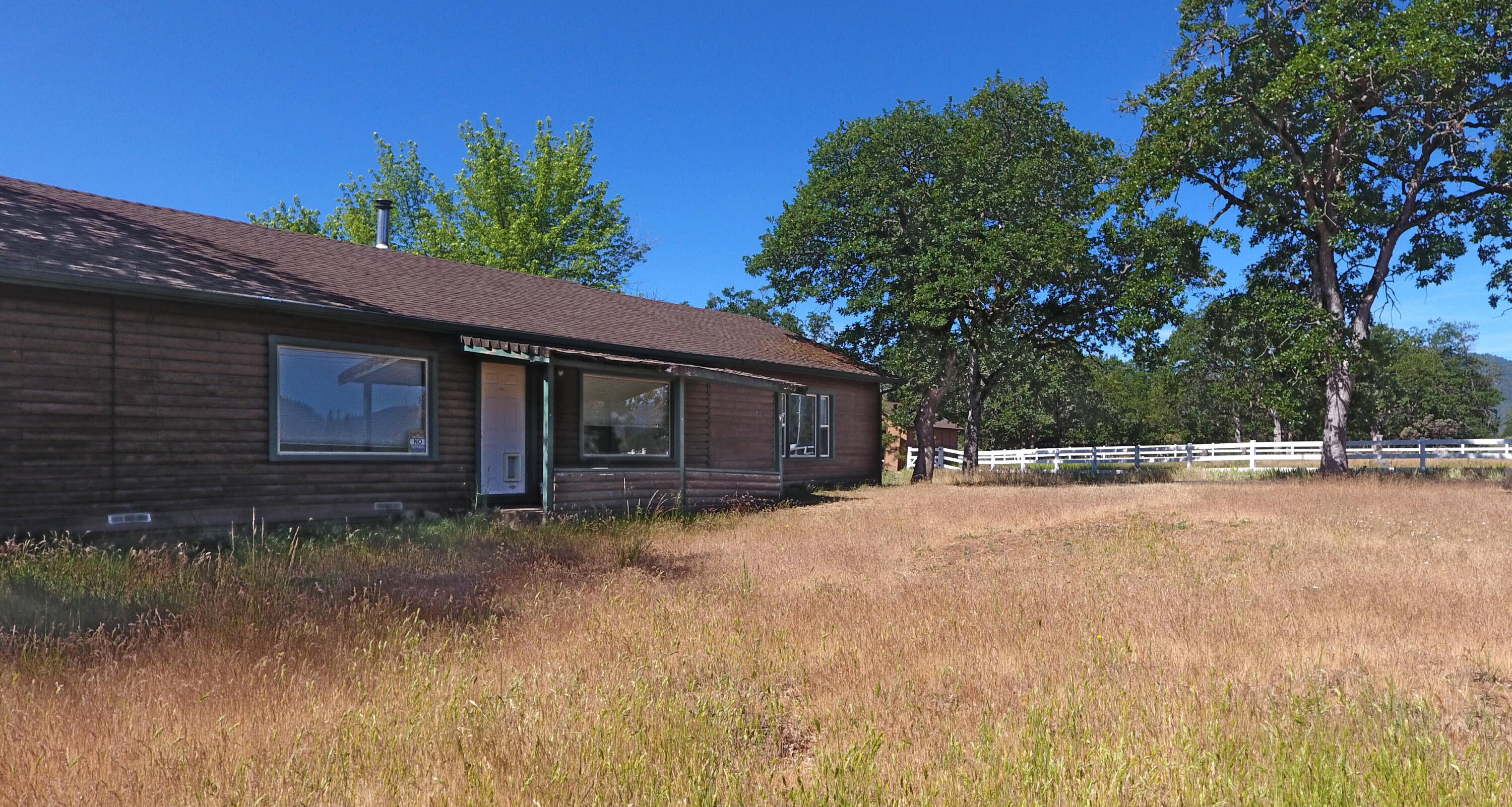 3941 Sams Valley Road Gold Hill, OR 97525 - Photo 4 of 12 1114a