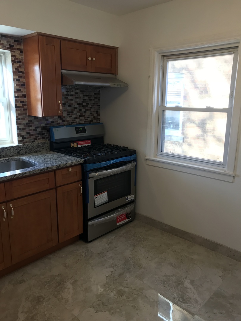 6534 North Troy Street Chicago, IL 60645 - Photo 12 of 22