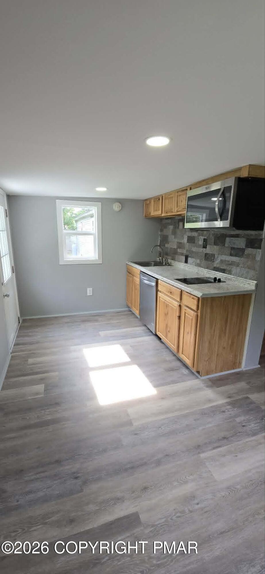 143 Moyer Road Blakeslee, PA 18610 - Photo 17 of 23 Back Kitchen