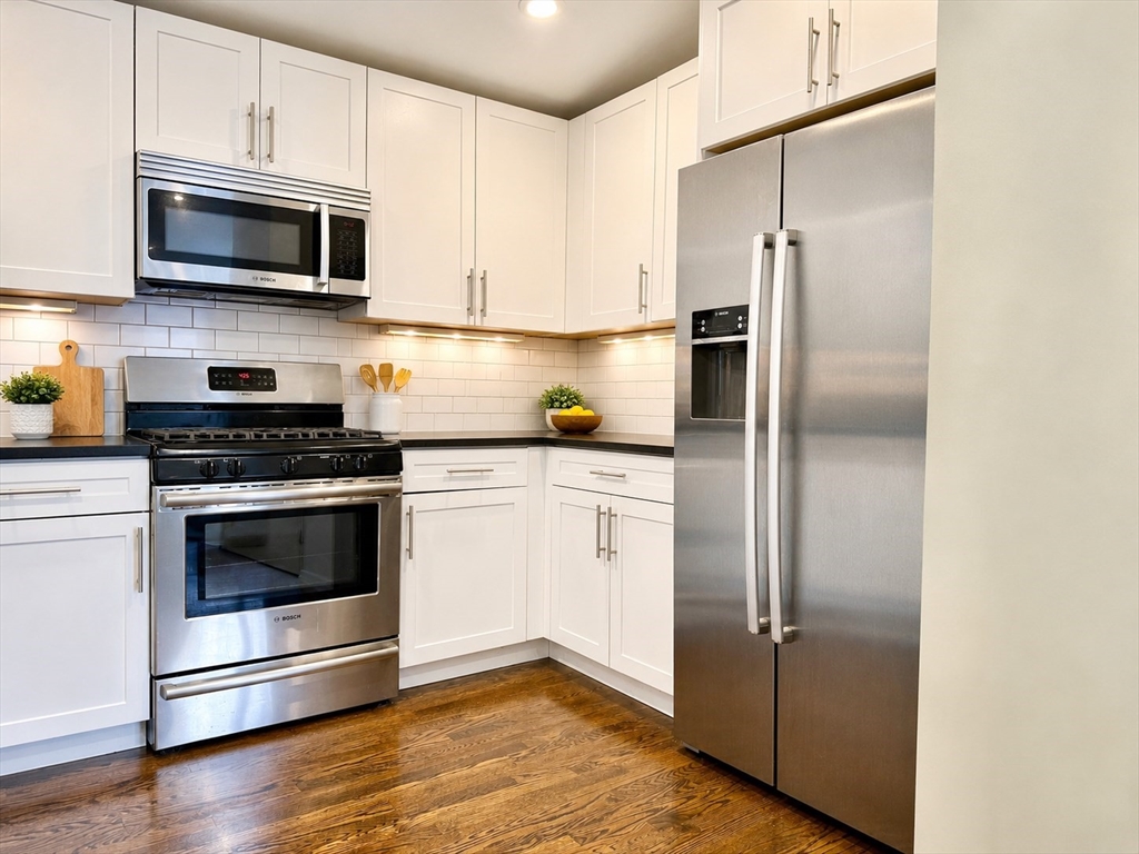 154 Gold Street, Unit 3 Boston, MA 02127 - Photo 2 of 20