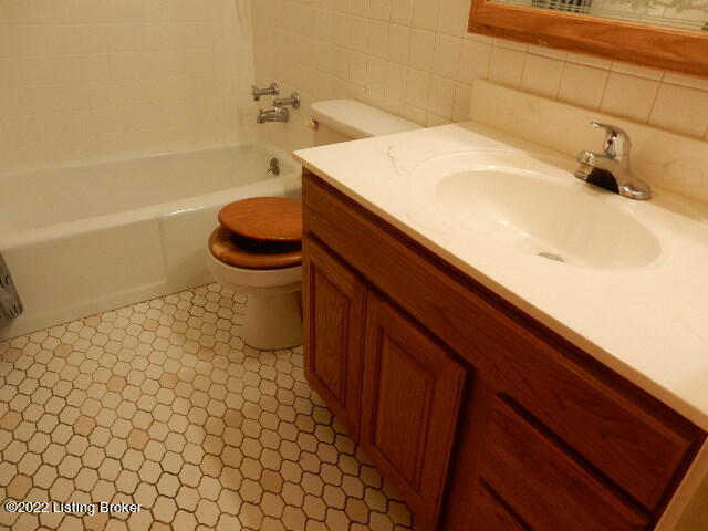 111 West Beechgrove Road Lebanon Junction, KY 40150 - Photo 10 of 15 DSCN6941