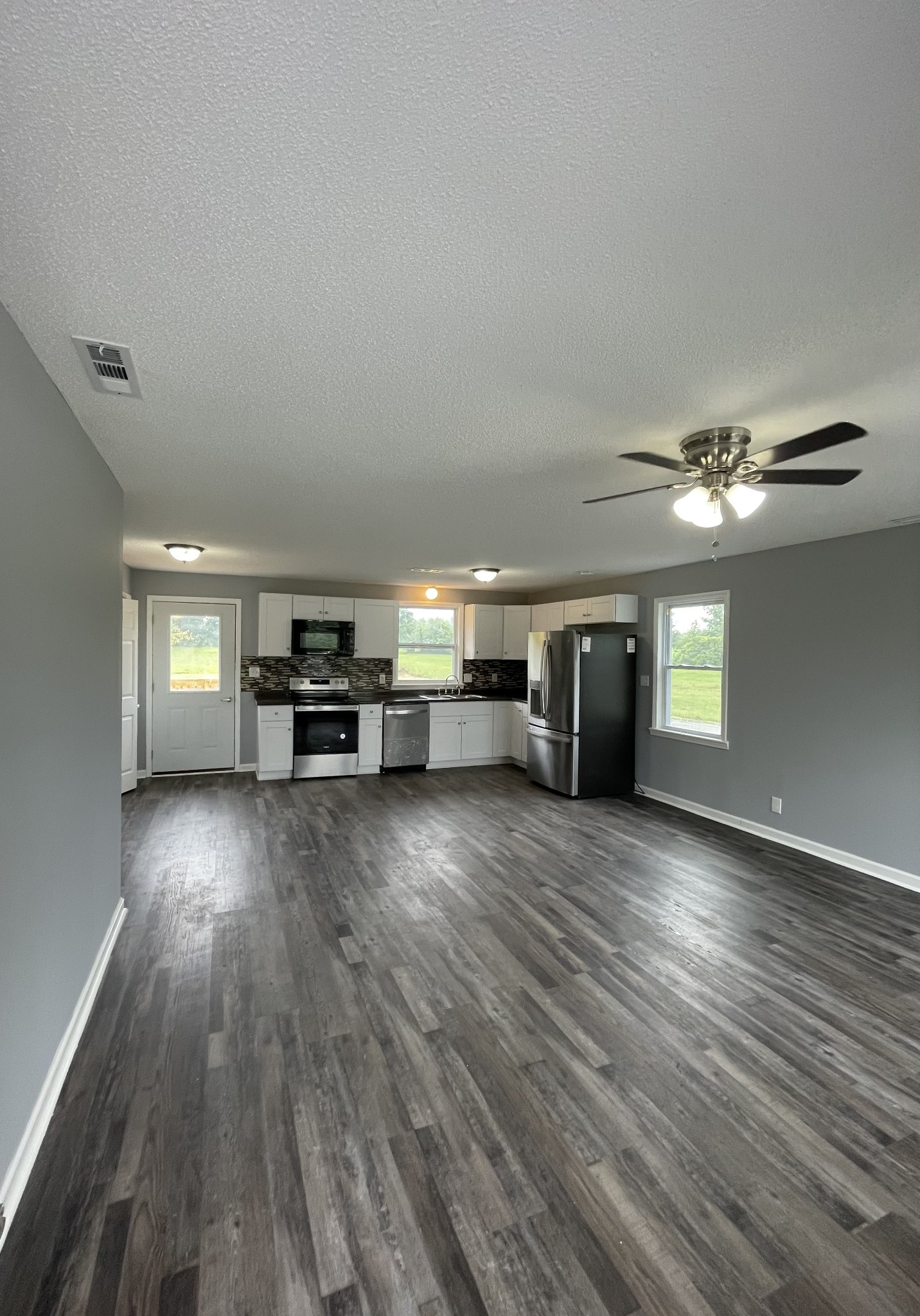 1912 Woodlawn Road Clarksville, TN 37042 - Photo 6 of 16