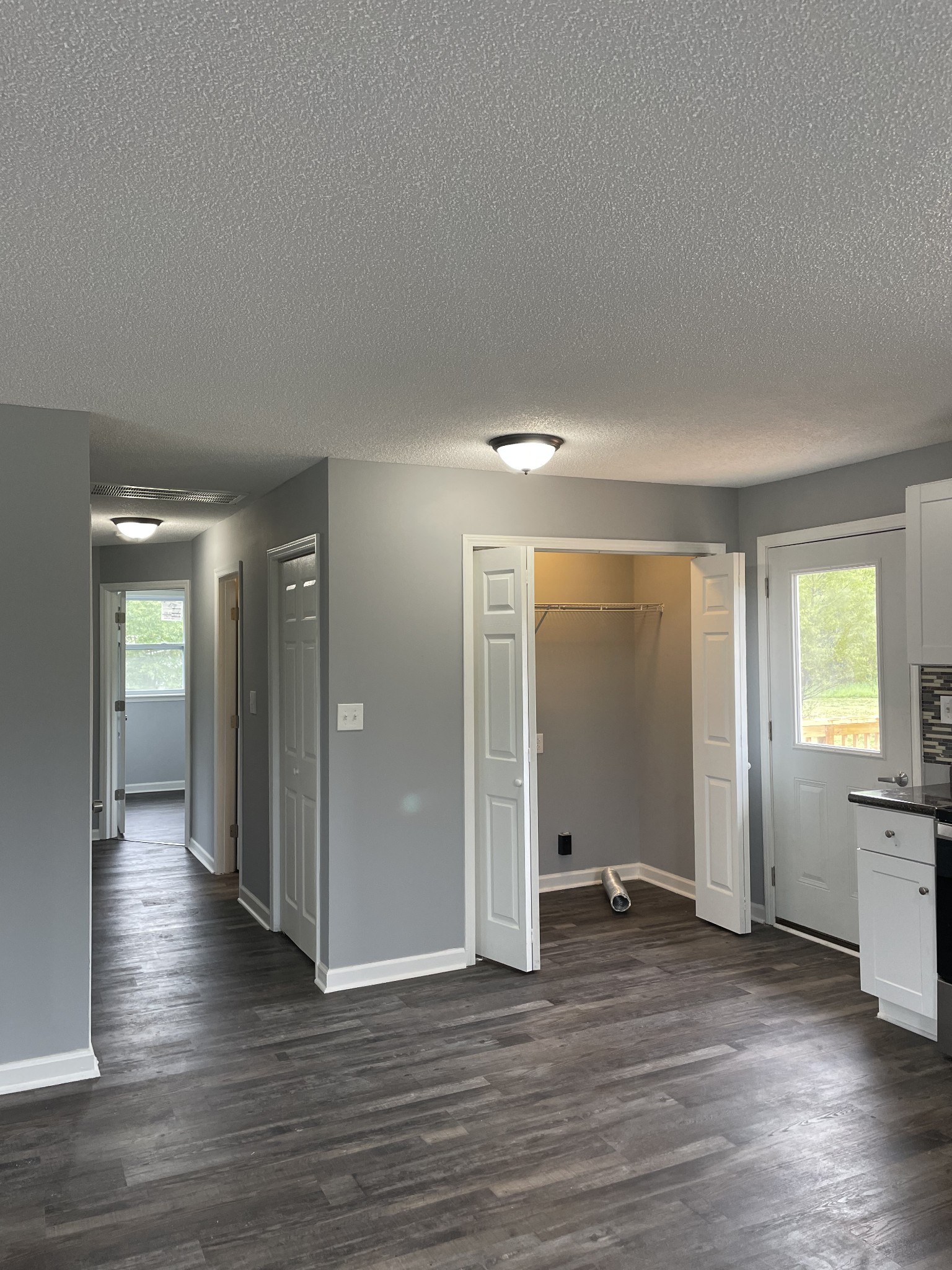1912 Woodlawn Road Clarksville, TN 37042 - Photo 8 of 16
