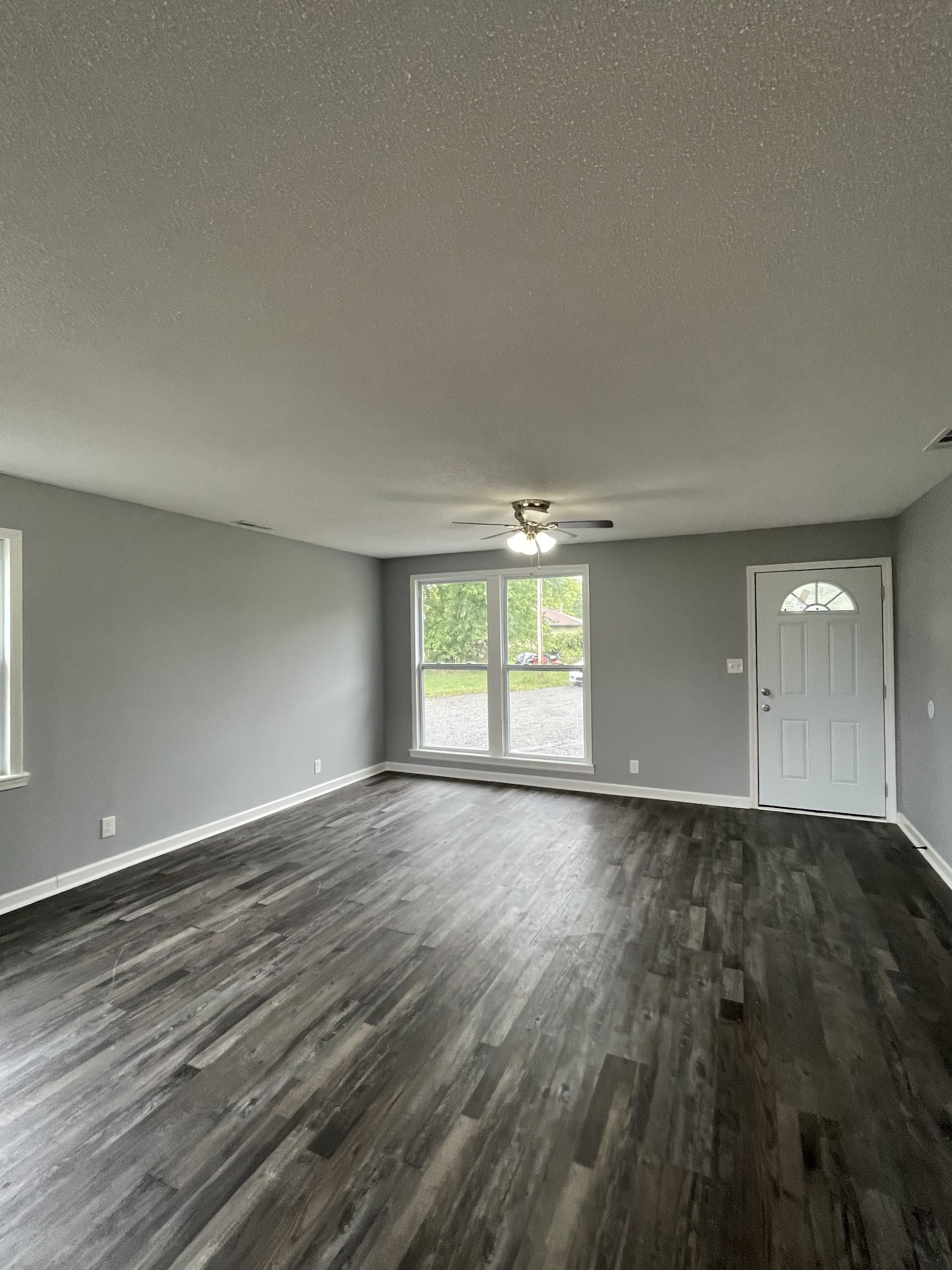 1912 Woodlawn Road Clarksville, TN 37042 - Photo 9 of 16