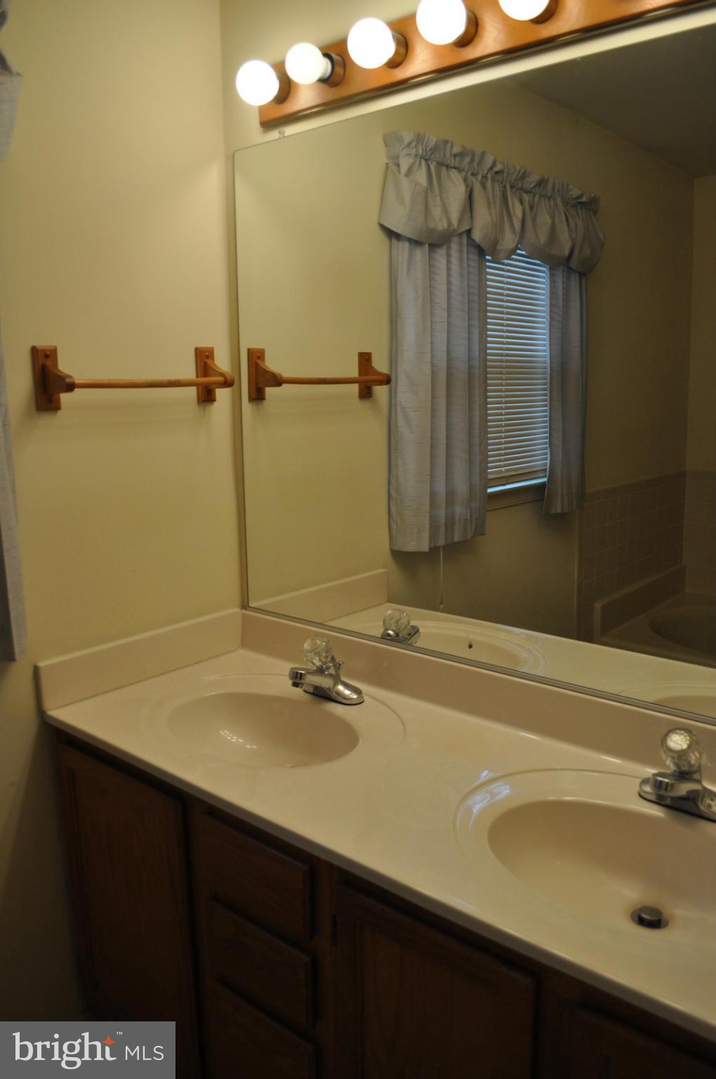 2516 Bollard Road Annapolis, MD 21401 - Photo 16 of 29 Bath (Master)