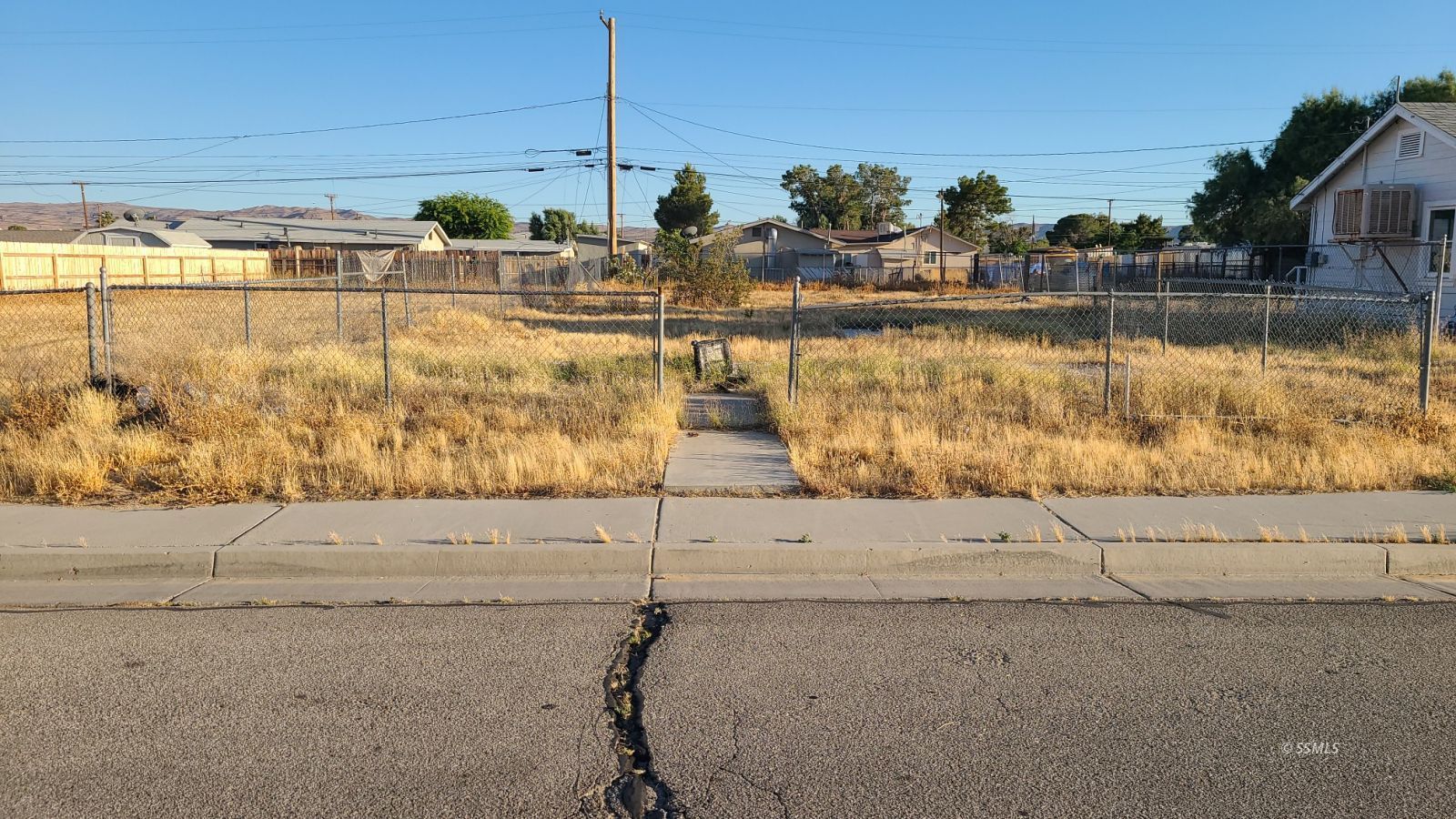315 West Wilson Avenue Ridgecrest, CA 93555 - Photo 1 of 13
