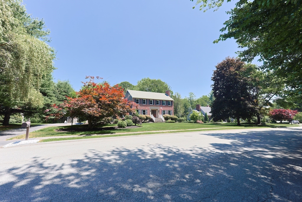 5 Windsor Road Lynnfield, MA 01940 - Photo 39 of 40 a view of a basketball court