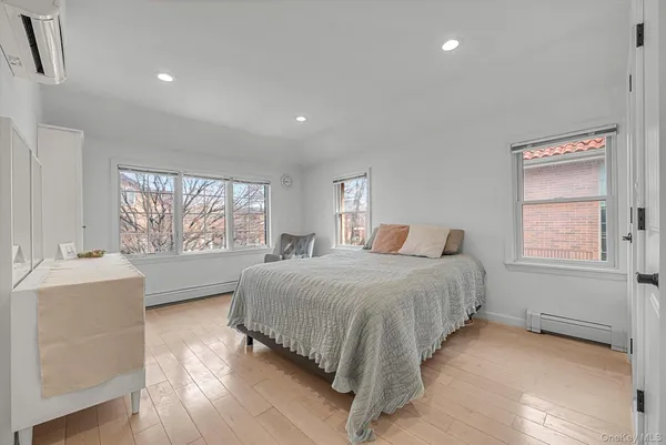 $2,190,000 | 39-12 215th Place | Bayside