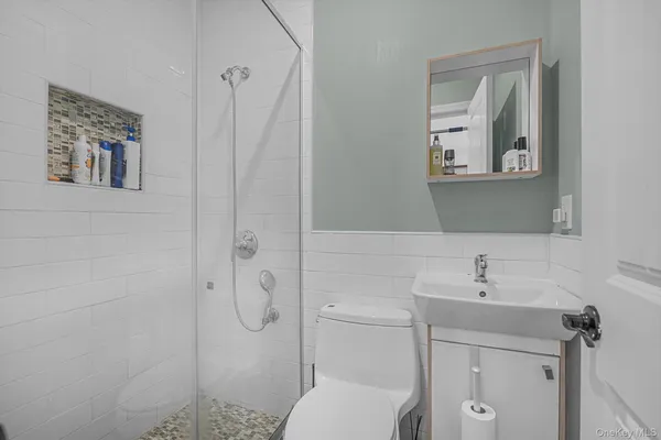 $2,190,000 | 39-12 215th Place | Bayside