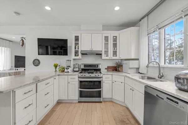 $2,190,000 | 39-12 215th Place | Bayside