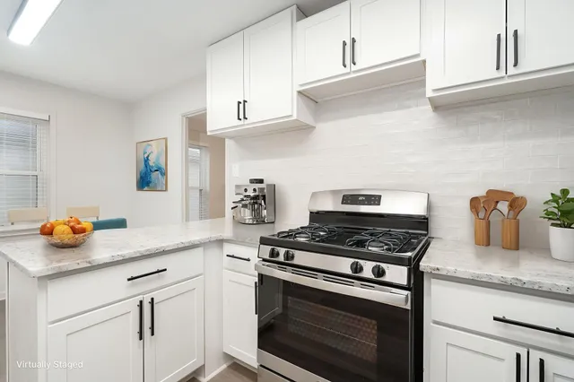 $227,950 | 24701 Parklawn Street, Oak Park, MI 48237