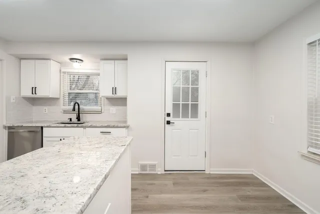 $227,950 | 24701 Parklawn Street, Oak Park, MI 48237