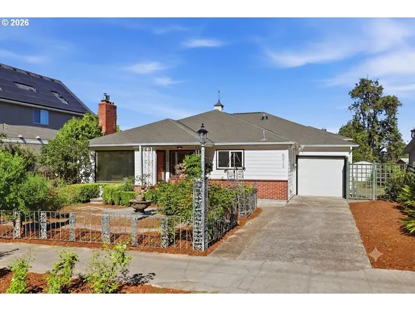 $599,000 | 6010 South Corbett Avenue, Portland, OR 97239