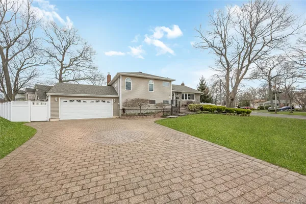 $929,000 | 130 West Drive, Massapequa, NY 11758