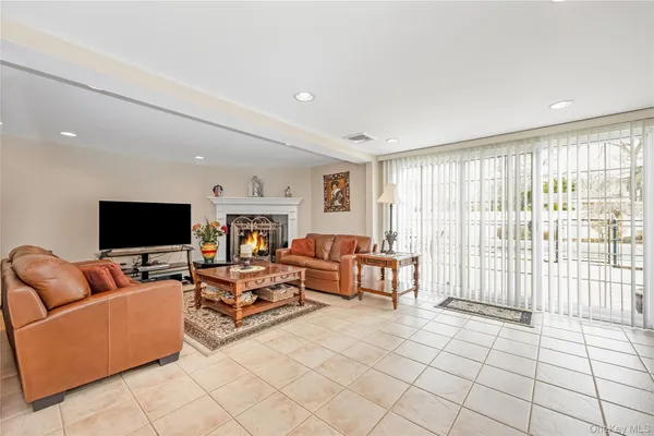 $929,000 | 130 West Drive, Massapequa, NY 11758