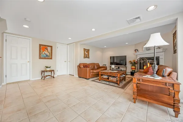 $929,000 | 130 West Drive, Massapequa, NY 11758