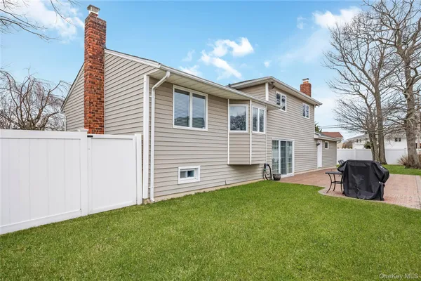 $929,000 | 130 West Drive, Massapequa, NY 11758