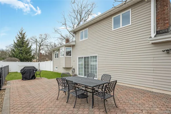 $929,000 | 130 West Drive, Massapequa, NY 11758