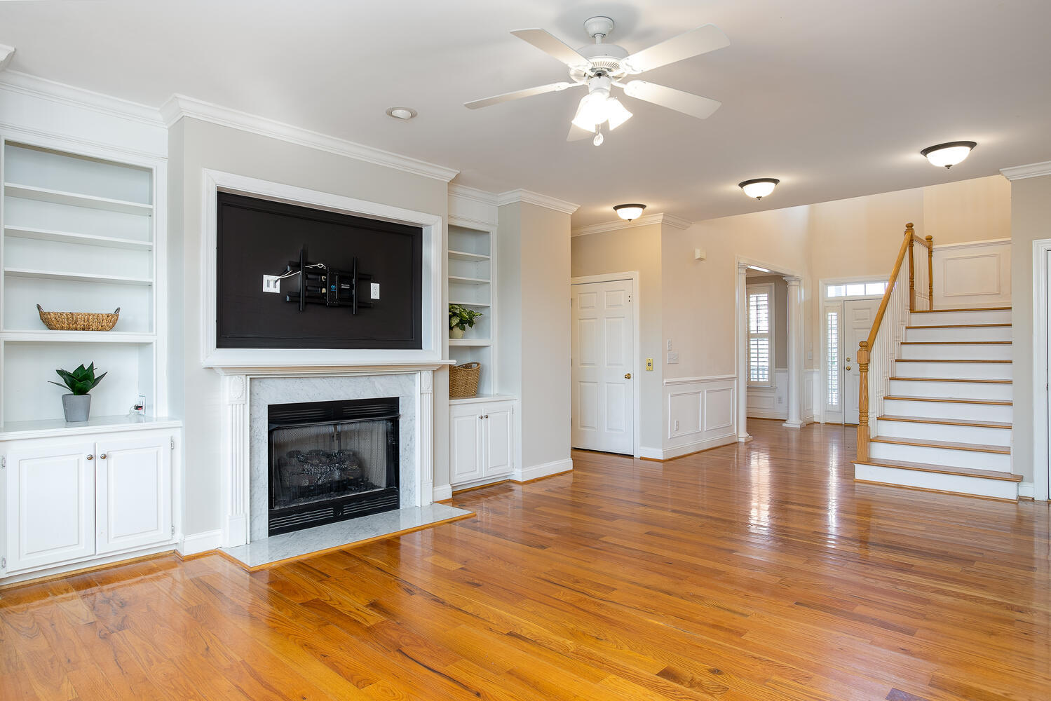 1504 Red Drum Road Mount Pleasant, SC 29466 - Photo 12 of 59 Living Room