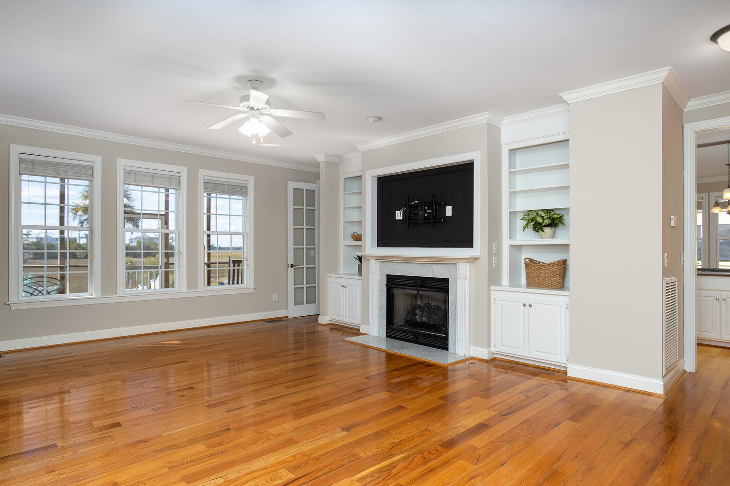 1504 Red Drum Road Mount Pleasant, SC 29466 - Photo 13 of 59 Living Room