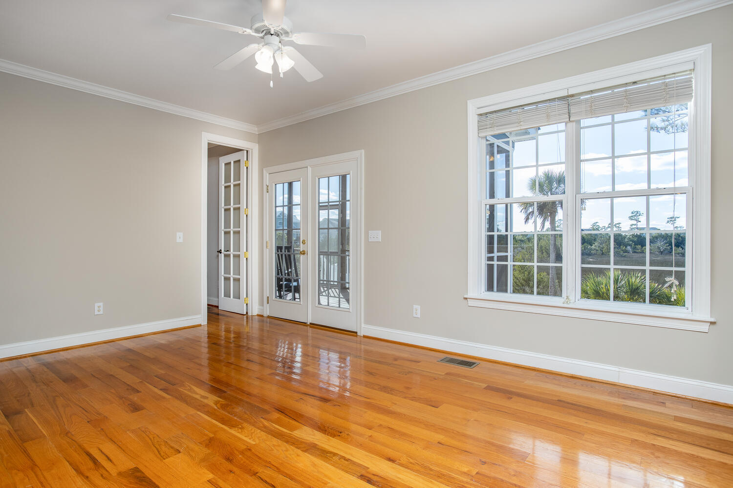 1504 Red Drum Road Mount Pleasant, SC 29466 - Photo 20 of 59 Sitting Room/Sun Room