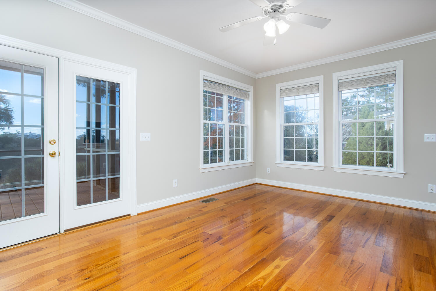 1504 Red Drum Road Mount Pleasant, SC 29466 - Photo 21 of 59 Sitting Room/Sunroom
