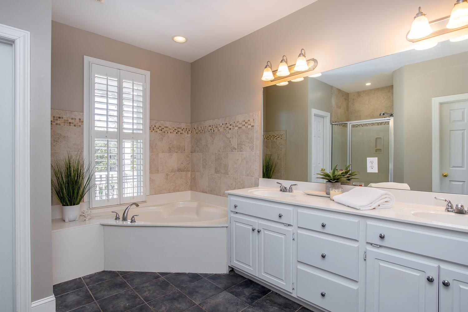 1504 Red Drum Road Mount Pleasant, SC 29466 - Photo 29 of 59 Master Ensuite