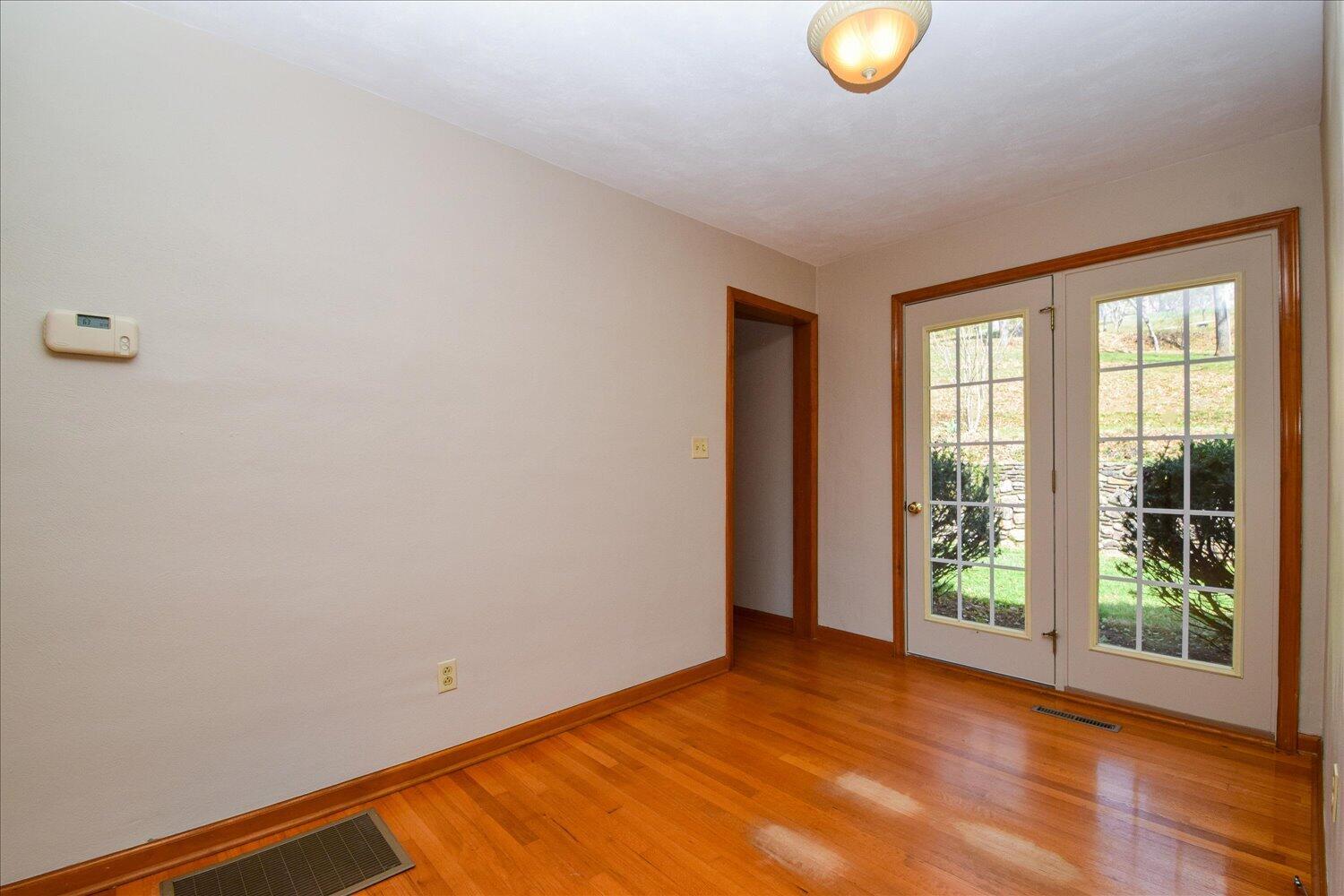 6141 Poage Valley Road Roanoke, VA 24018 - Photo 15 of 53 06-6141 Poage Valley-9