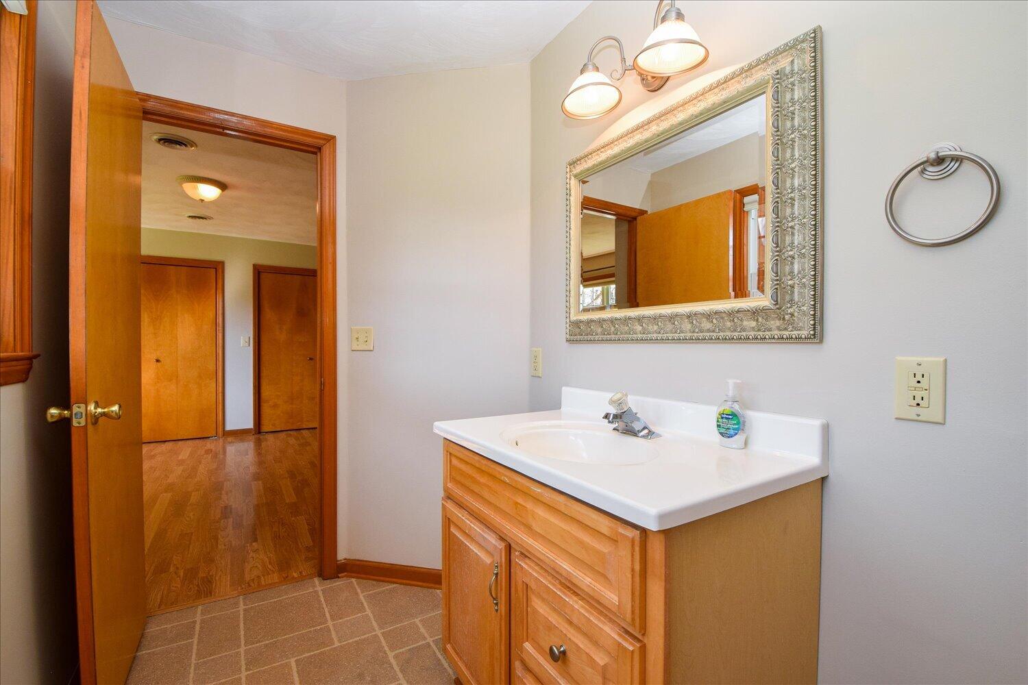 6141 Poage Valley Road Roanoke, VA 24018 - Photo 18 of 53 18-6141 Poage Valley-5