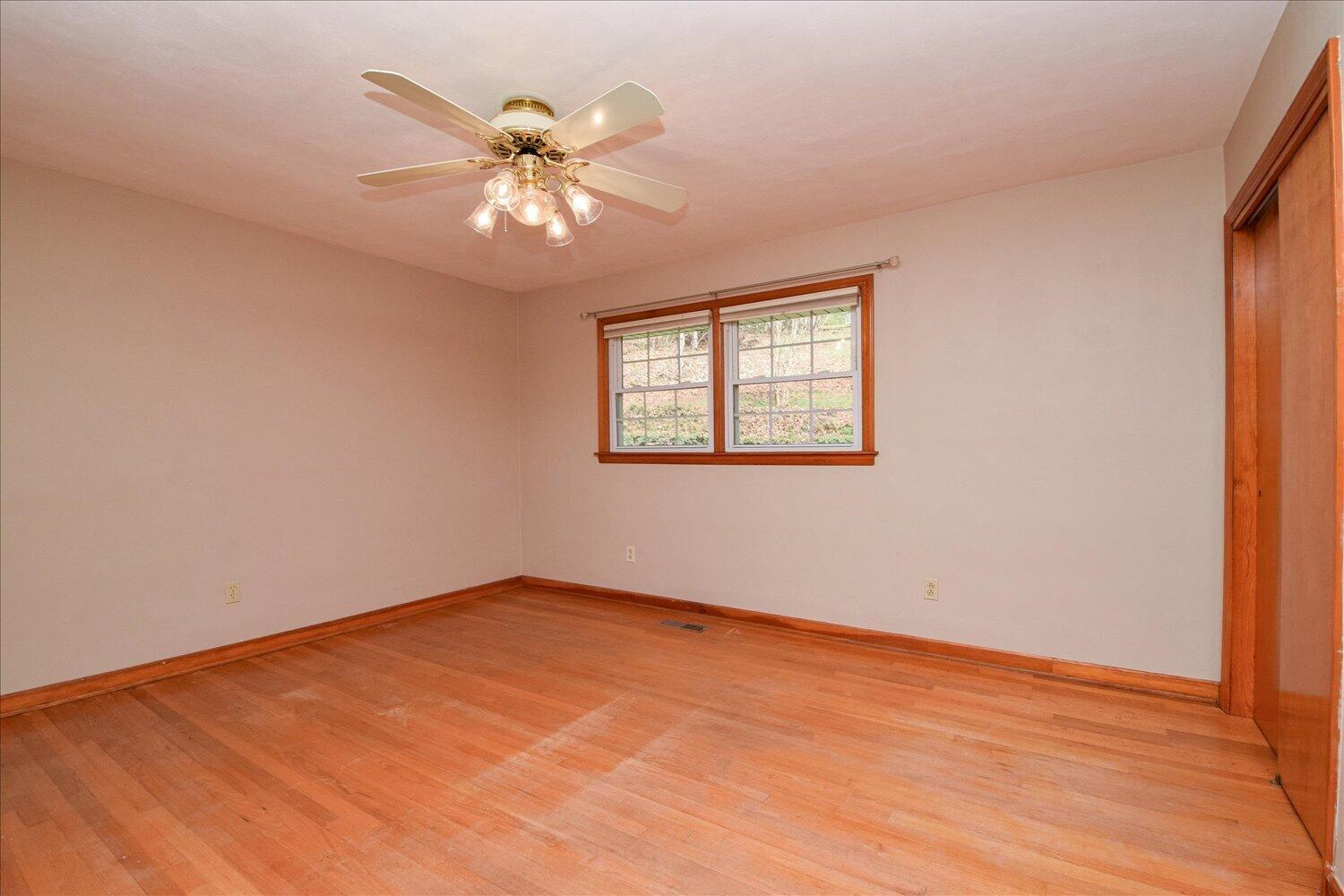 6141 Poage Valley Road Roanoke, VA 24018 - Photo 21 of 53 20-6141 Poage Valley-7