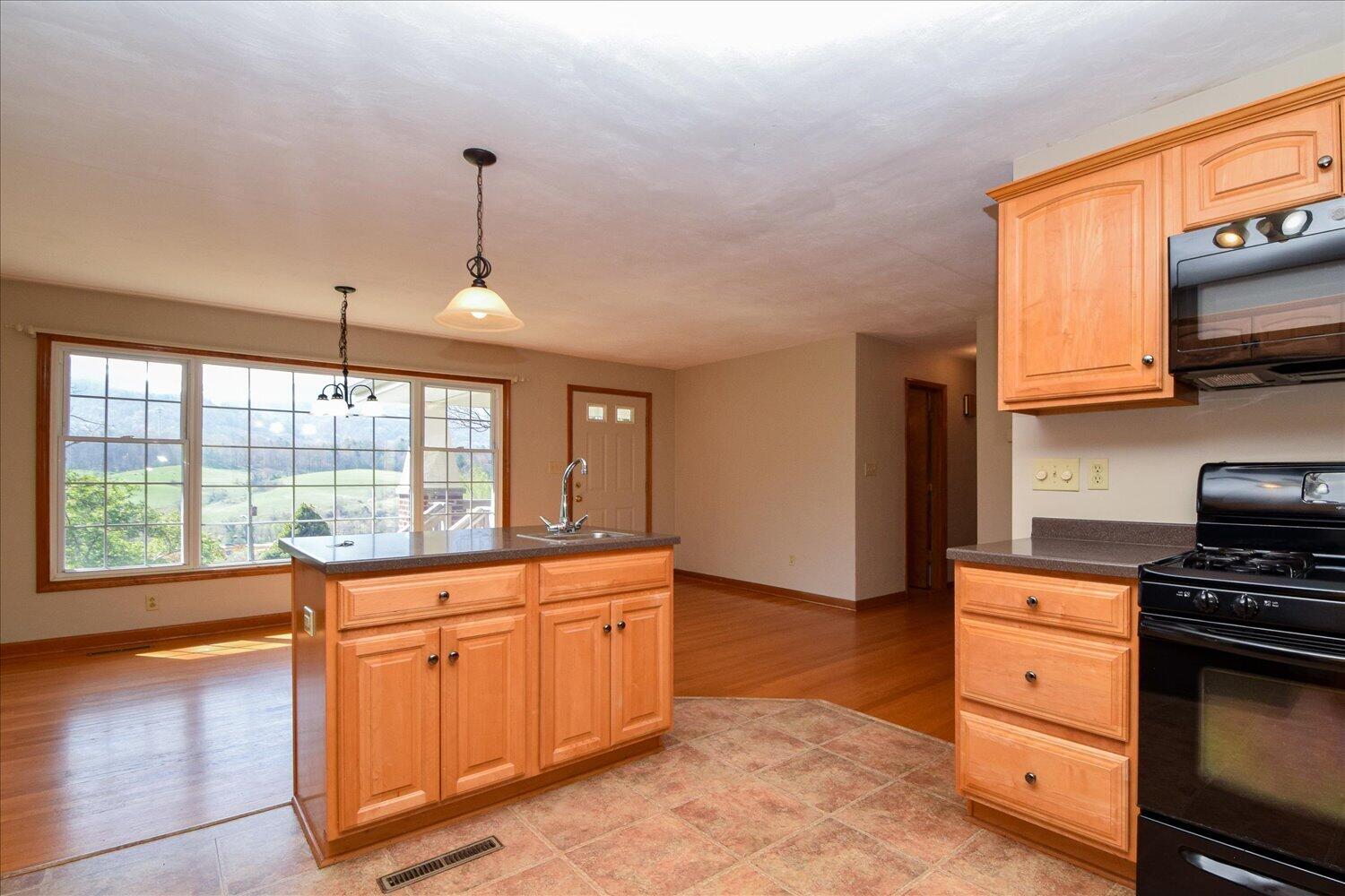 6141 Poage Valley Road Roanoke, VA 24018 - Photo 26 of 53 09-6141 Poage Valley-15