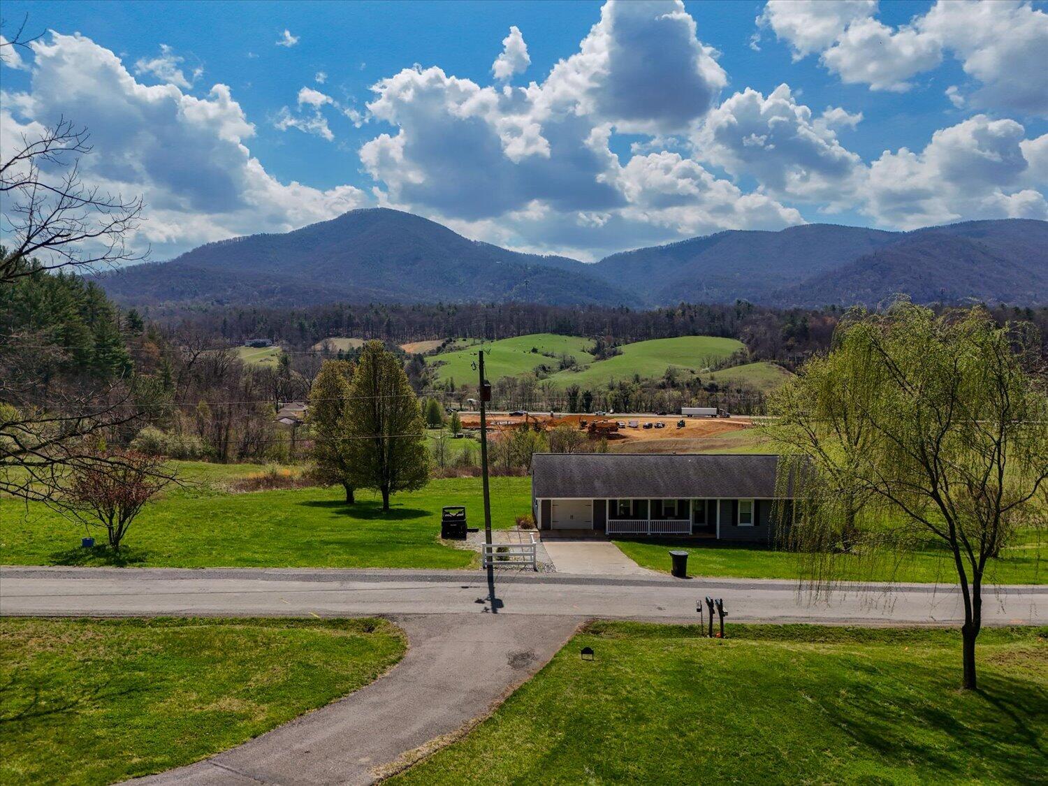 6141 Poage Valley Road Roanoke, VA 24018 - Photo 29 of 53 28-6141 Poage Valley-29
