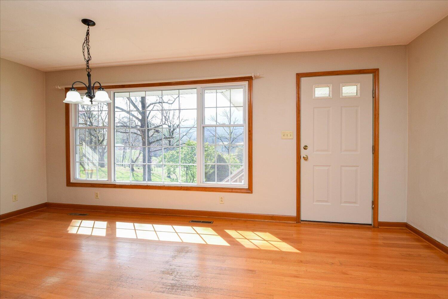 6141 Poage Valley Road Roanoke, VA 24018 - Photo 31 of 53 02-6141 Poage Valley-11