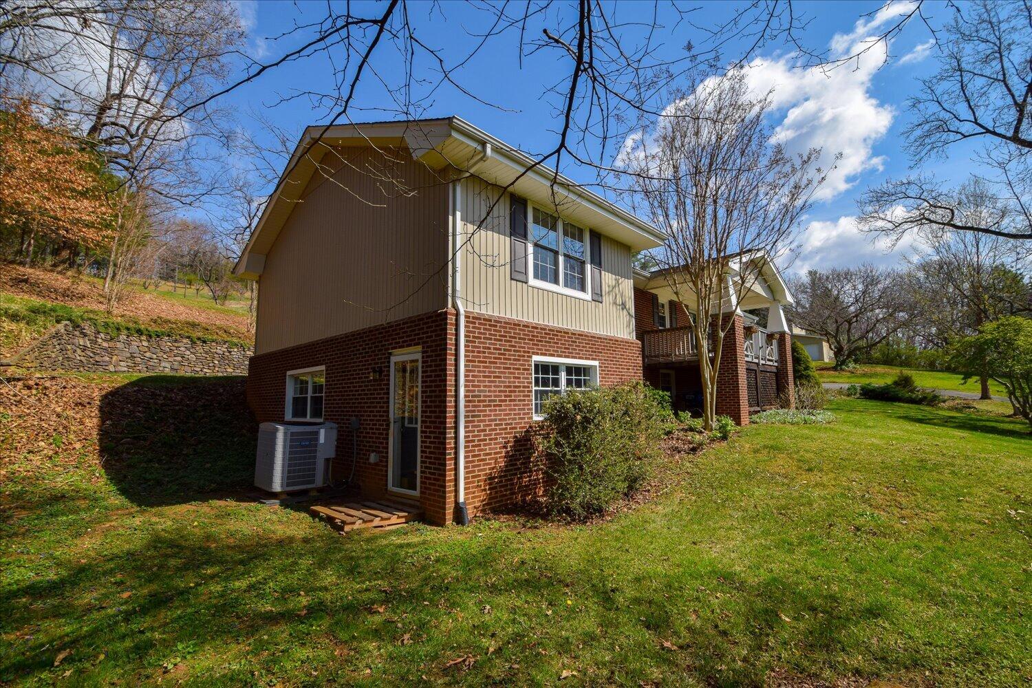 6141 Poage Valley Road Roanoke, VA 24018 - Photo 40 of 53 40-6141 Poage Valley-41