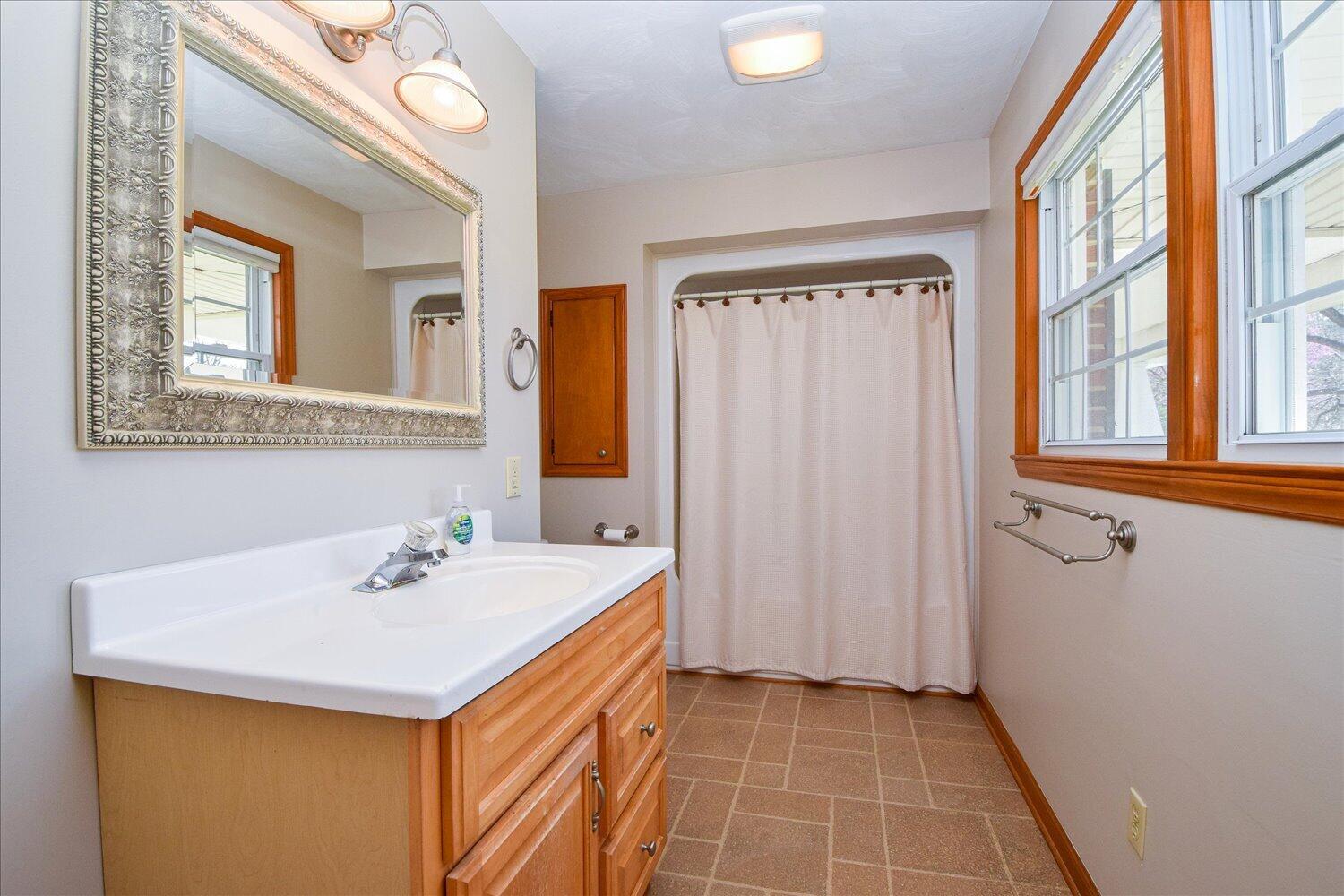 6141 Poage Valley Road Roanoke, VA 24018 - Photo 6 of 53 17-6141 Poage Valley-4